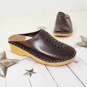 Troentorp Wright Clogs Brown Pull Up style wooden heels size 36
